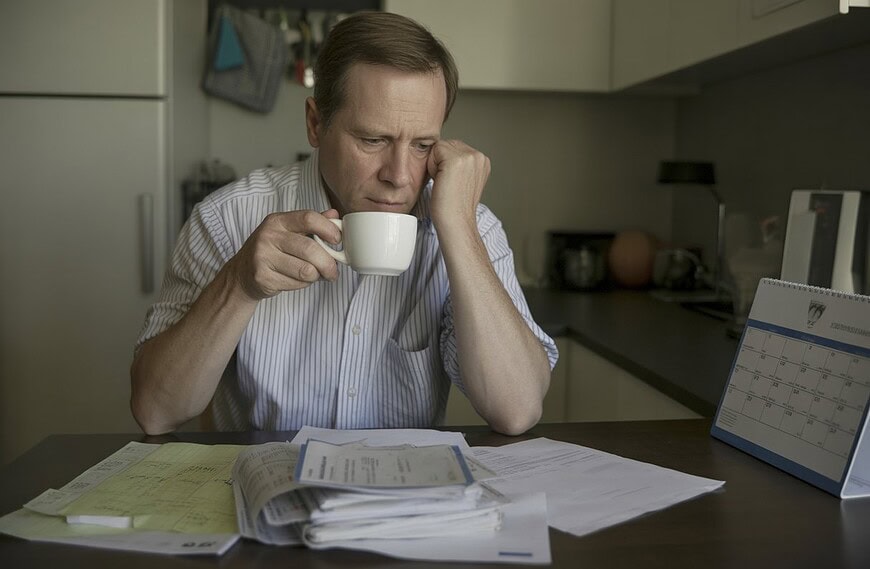 Vollzeit Arbeiten, Trotzdem Arm: Warum Arbeit Nicht Reicht